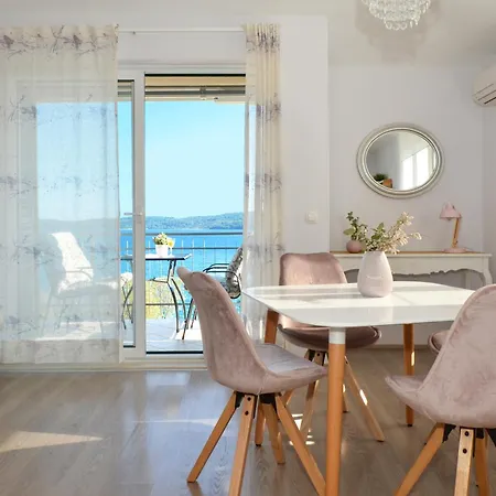 Mar Deluxe No 3 Τρογκίρ
